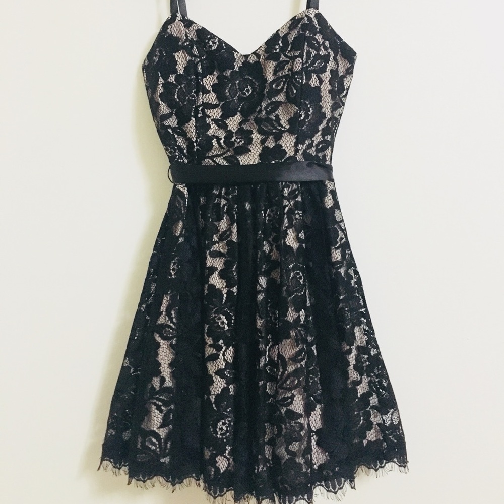 Black/cream lace dress